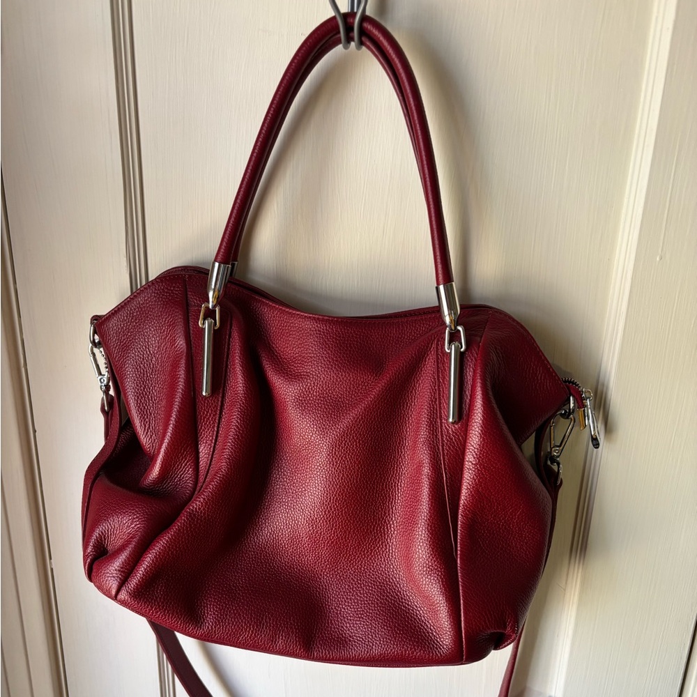 Chic Burgundy Leather Shoulder Bag